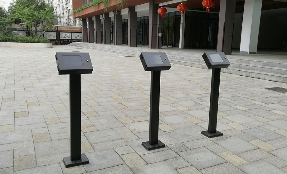 OA1000 Pro 家長接送安保管理系統(tǒng)終端支持有線網(wǎng)絡(luò)、Wifi、U盤等數(shù)據(jù)傳輸方式，輕松勝任各種復(fù)雜通訊環(huán)境。